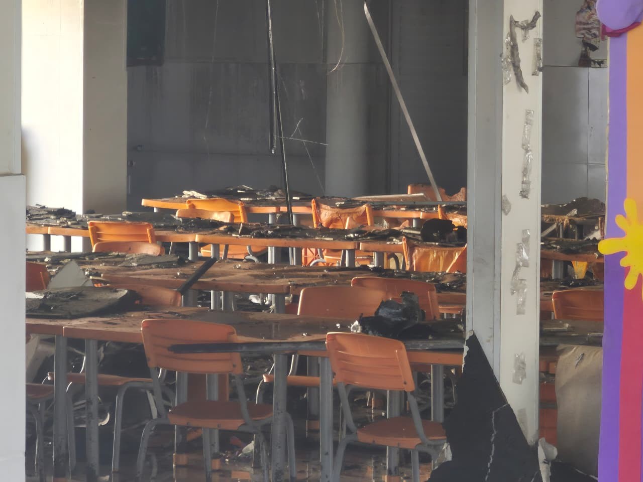 Incêndio atinge creche na zona sul de Macapá e destrói parte da estrutura; VÍDEO