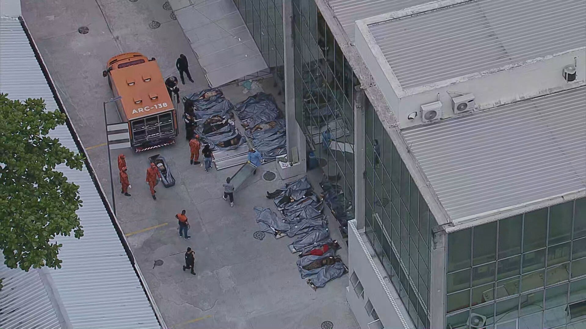 Ministras de Direitos Humanos e da Igualdade Racial visitam o Complexo da Penha após megaoperação que deixou mais de 120 mortos