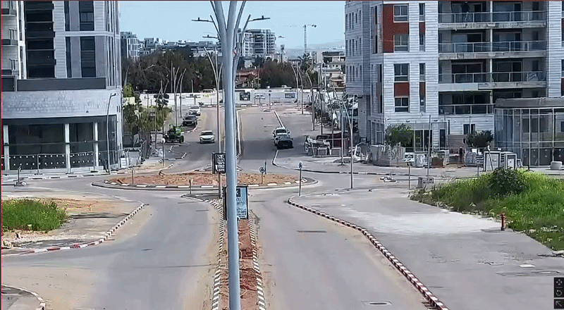 VÍDEO mostra homem quase sendo atingido por míssil enquanto caminhava na rua em Israel