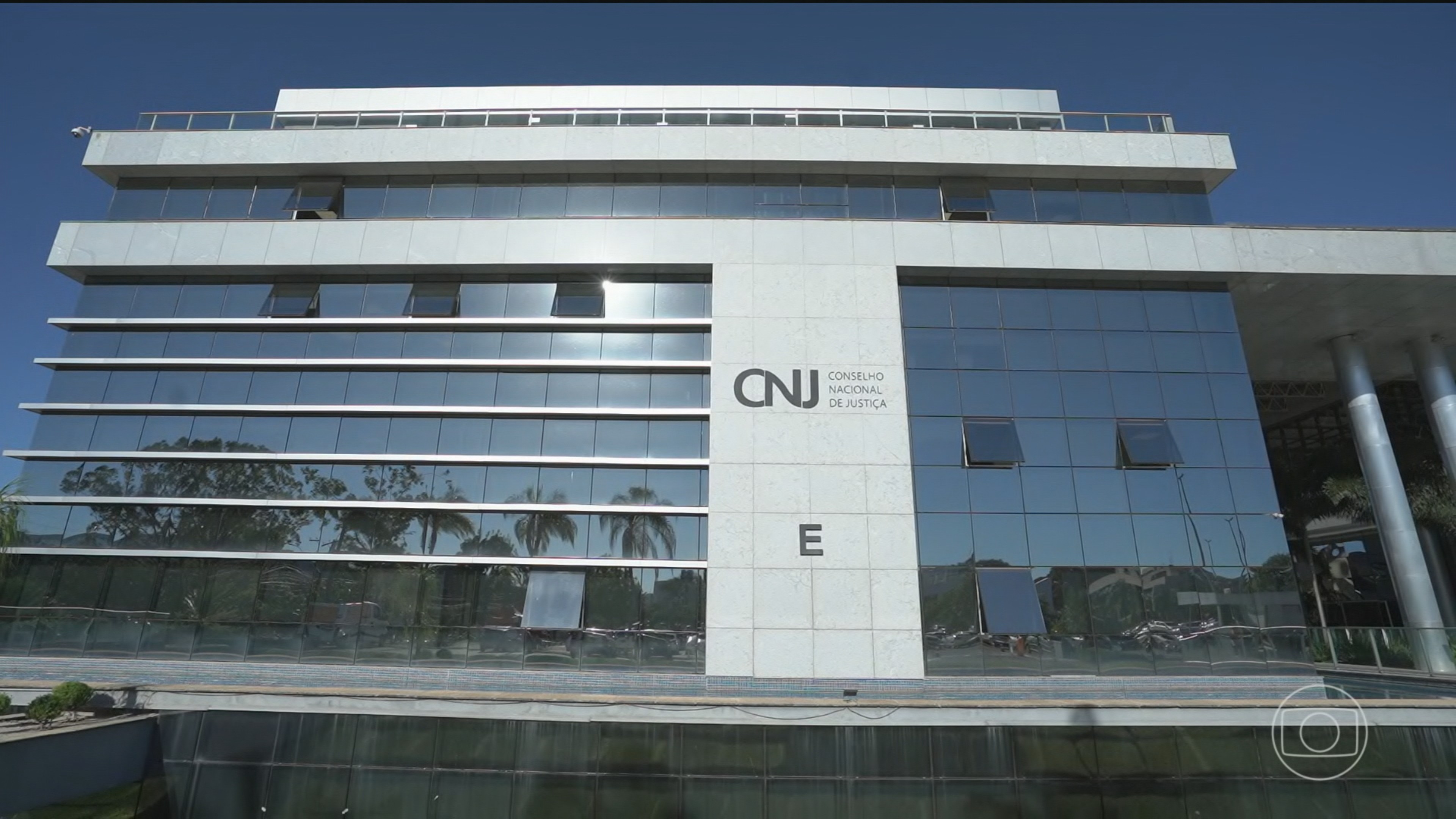 CNJ aprova fim da aposentadoria compulsória a juiz que cometer infração grave