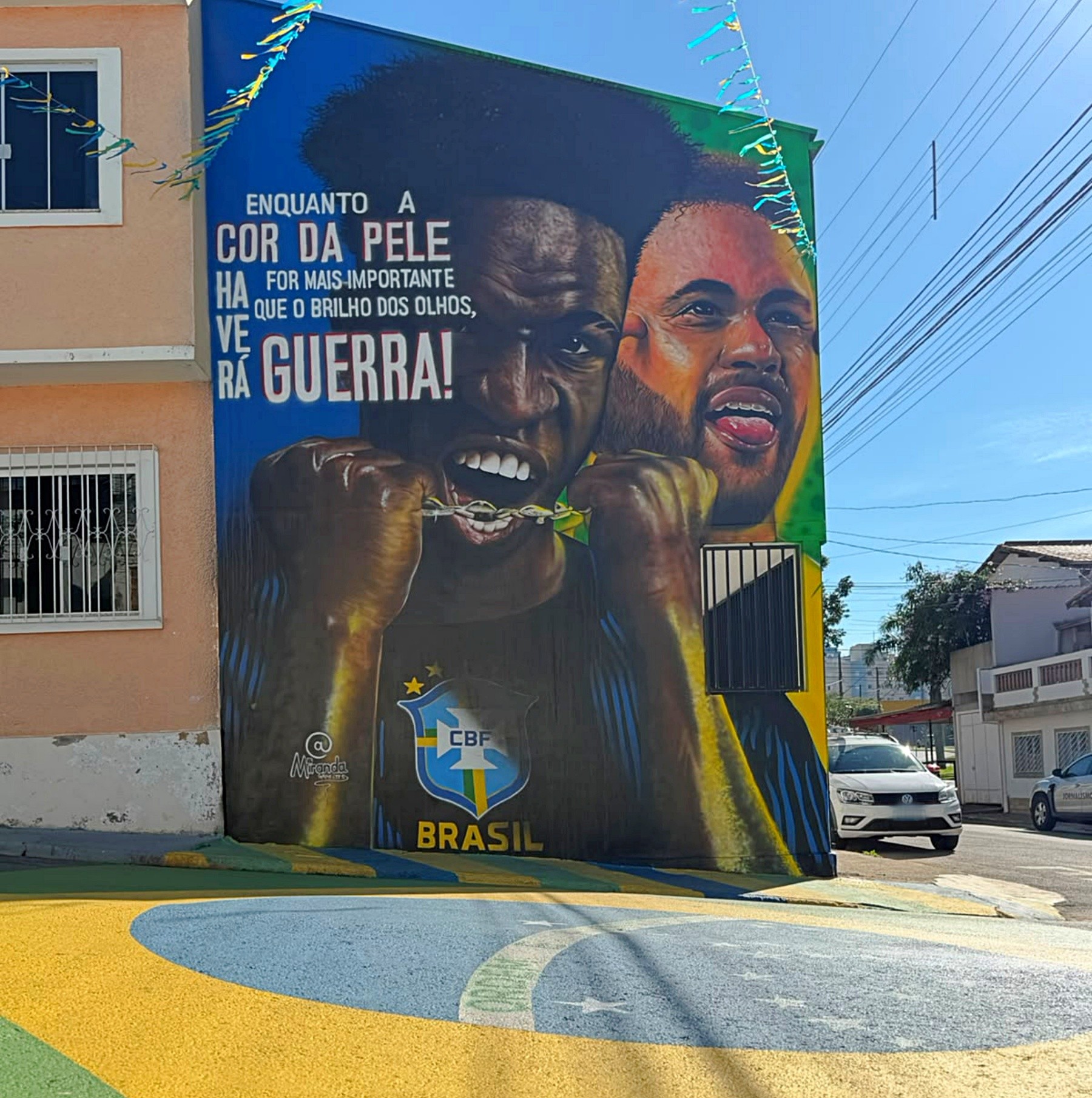 Antes da estreia da Seleção Brasileira, Neymar ganha lugar de Virginia em mural com Vini Jr. que virou ‘ponto turístico’ em MG