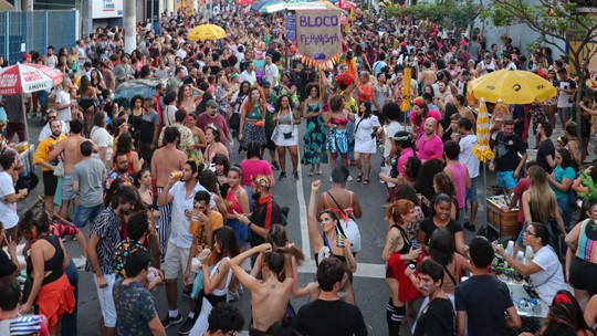 Após cancelamento do carnaval de rua em SP, coletivos de blocos dizem 'faltar coragem' à gestão e confirmam desfiles nos dias 16 e 17