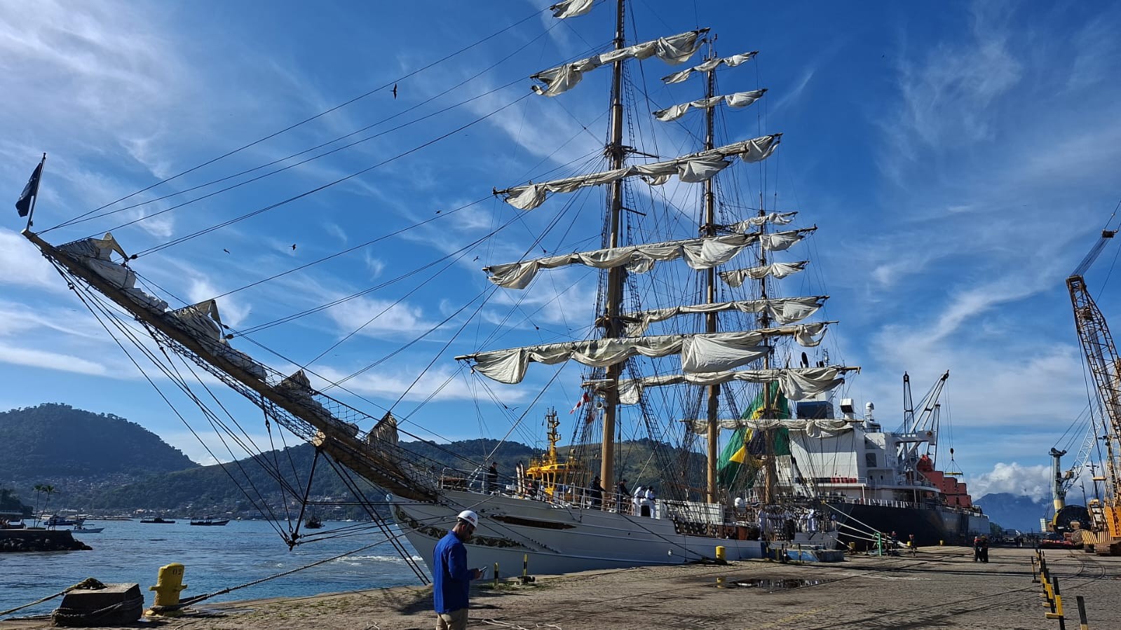 Veleiro 'Cisne Branco' abre visitação em Angra dos Reis