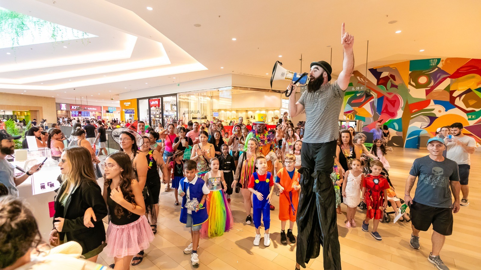 Bloco do Jotapê anima o Carnaval do Jockey Plaza Shopping