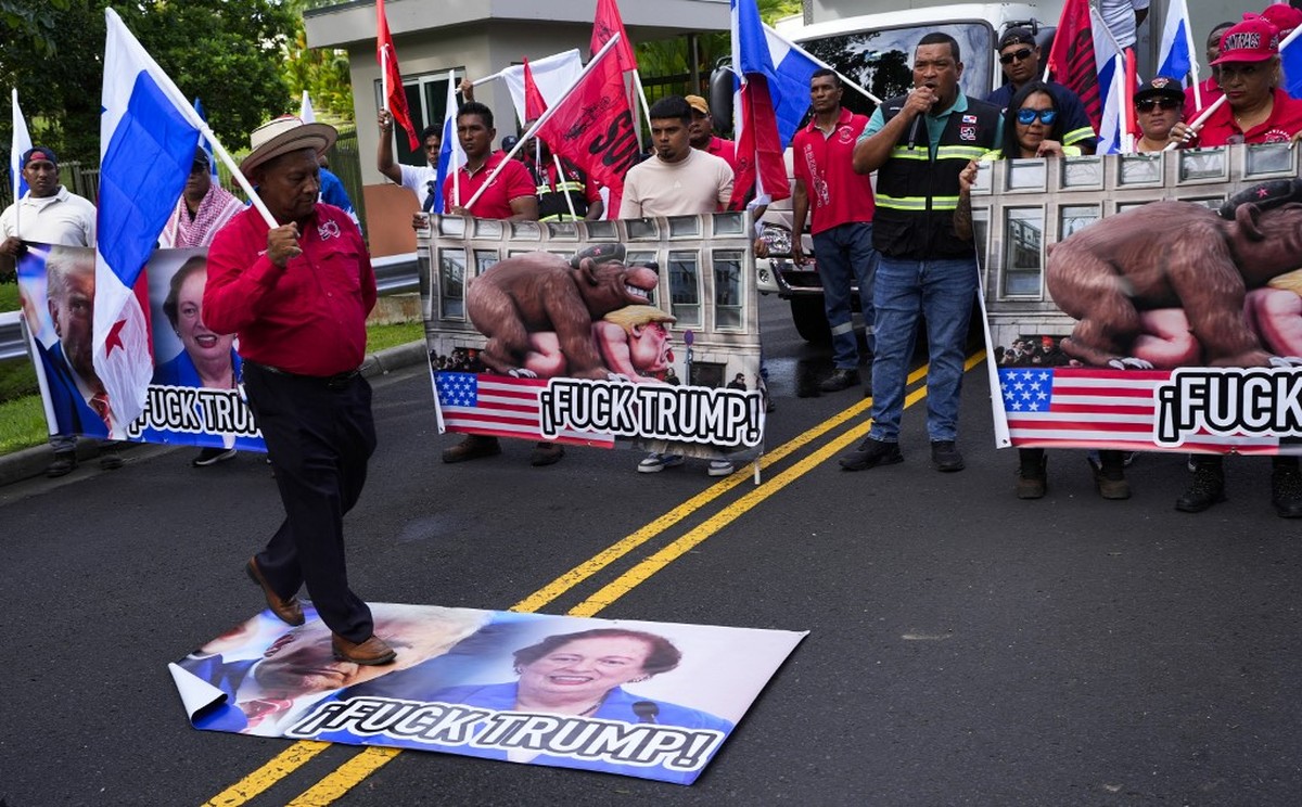 'Deixem o canal': panamenhos protestam contra Trump em frente à embaixada dos EUA