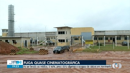 Ao ser levado ao médico, à noite, preso abriu algemas e escapou de viatura em movimento