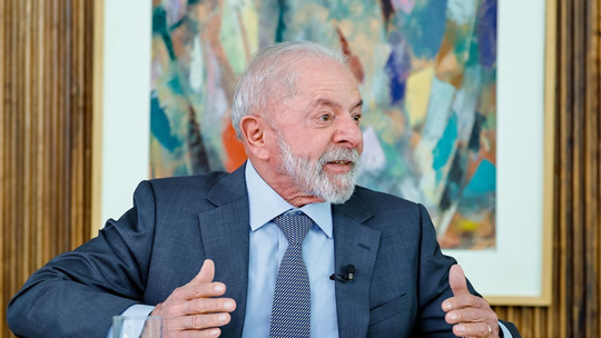 Lula manda recado a Trump e diz que não há veto para empresas dos EUA se elas cumprirem legislação brasileira - Lula assinou uma MP para instituir a Política Nacional de Data Centers; texto prevê a isenção de impostos sobre equipamentos importados e exportação de serviços do setor.
