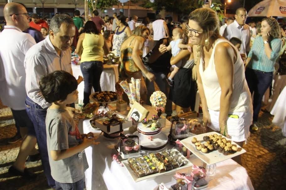 Plantão pós-Bazar da Praça oferece opções de presentes de Natal em Petrolina