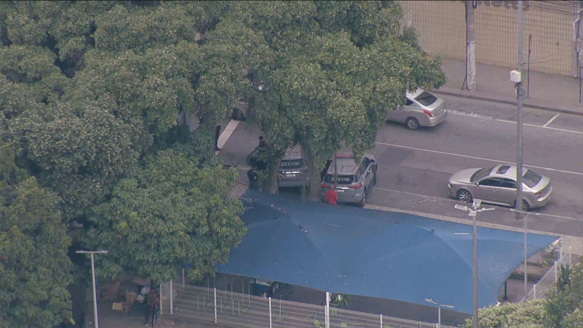 Parte do comércio do Rio Comprido não abre no dia seguinte a operação com 8 mortos; policiamento é reforçado