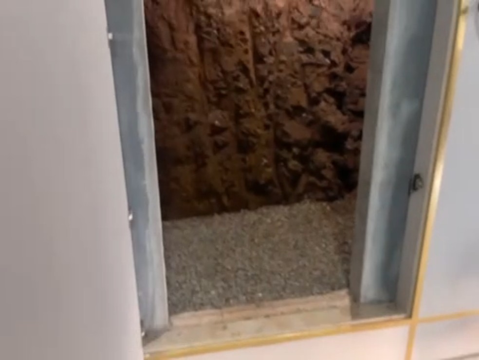 Bunker encontrado durante operação — Foto: Gaeco