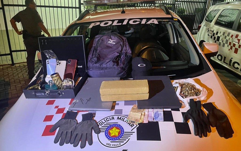 Trio suspeito de cometer série de furtos a residências em Pouso Alegre 'sem deixar rastros' é preso no interior de SP — Foto: Polícia Militar