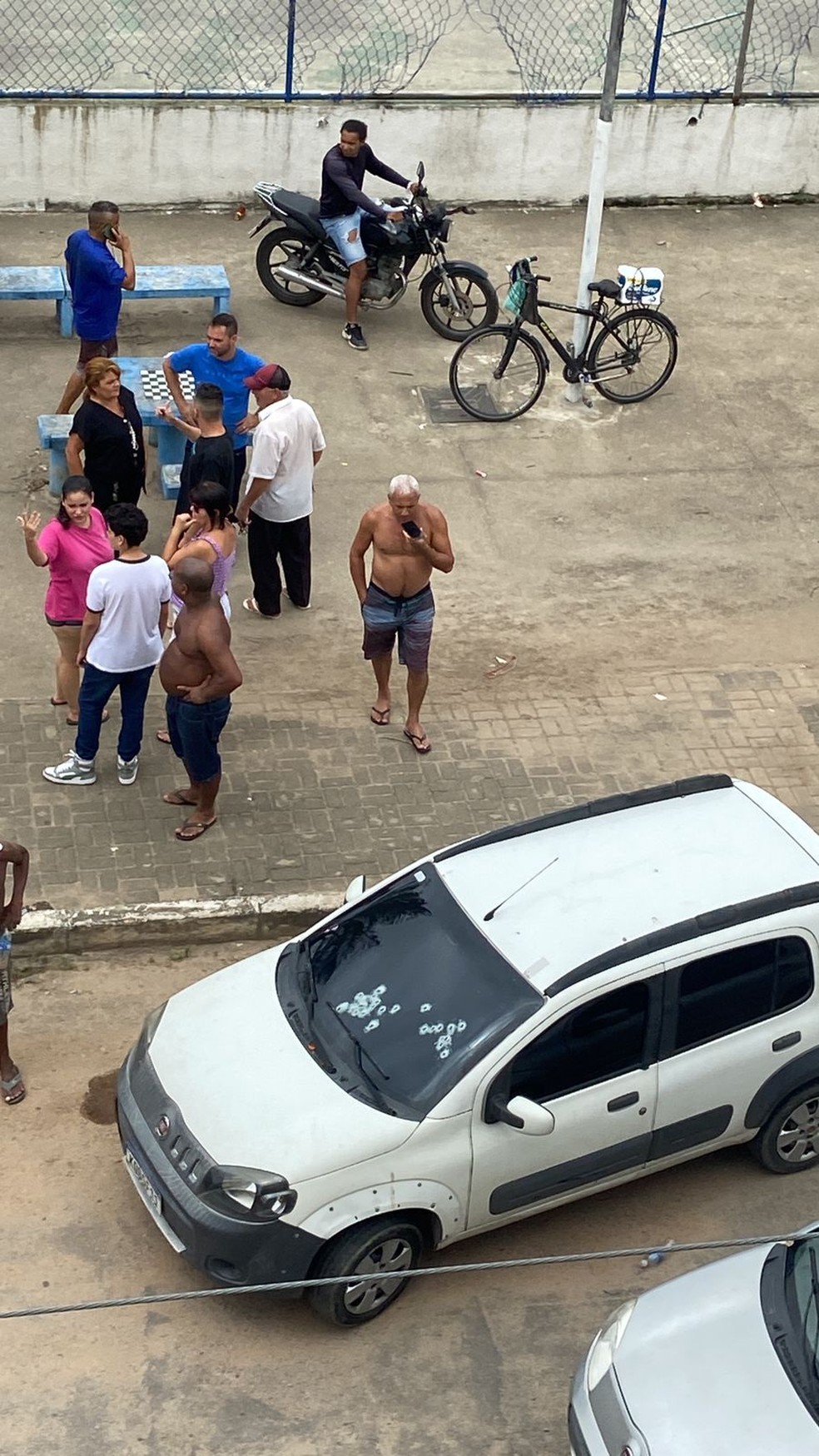 Confronto em São de Meriti deixa criança e adolescente feridos  — Foto: Reprodução