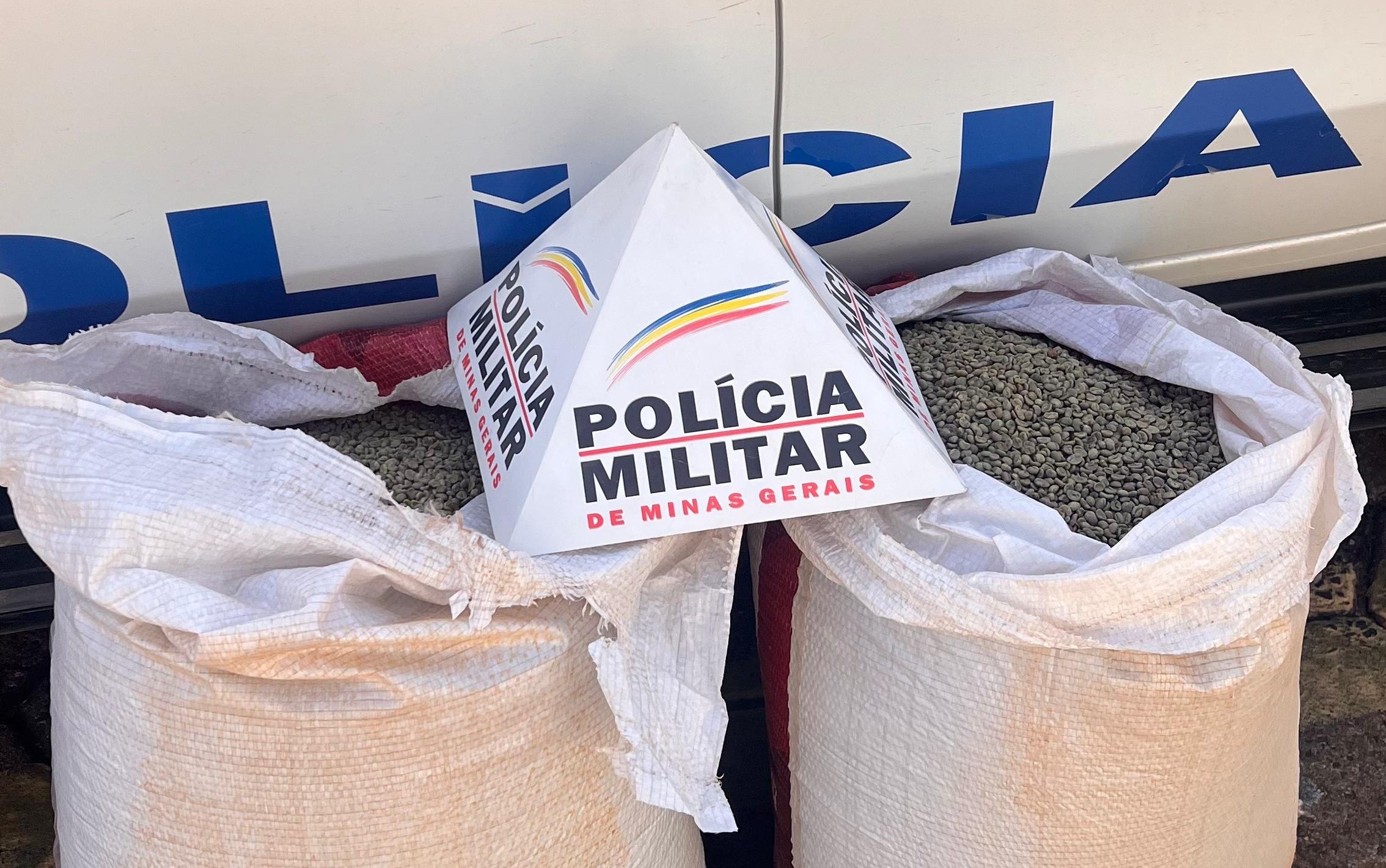 Homem é preso suspeito de furtar e vender quase 100 quilos de café em Alpinópolis, MG
