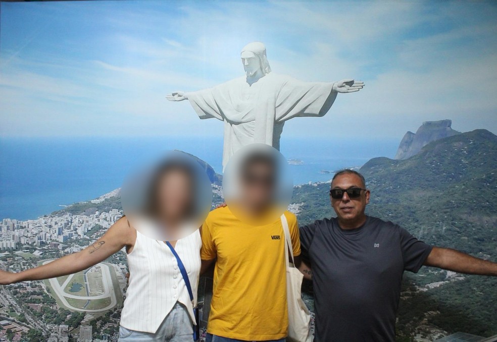 Jorge Alex Duarte tirou uma foto no Centro de Visitantes Paineiras, antes da subida para o Cristo Redentor. — Foto: Reprodução