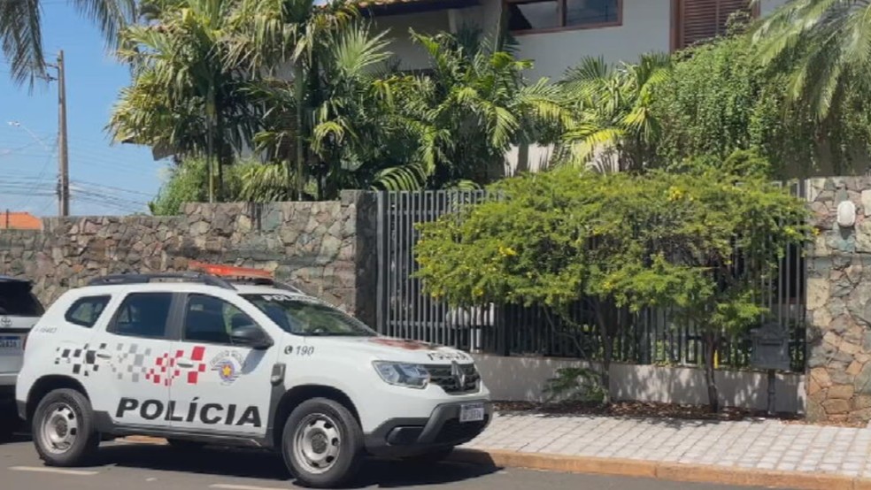 Casa foi assaltada em Santa Fé do Sul (SP) — Foto: Muryel Boian/TV TEM