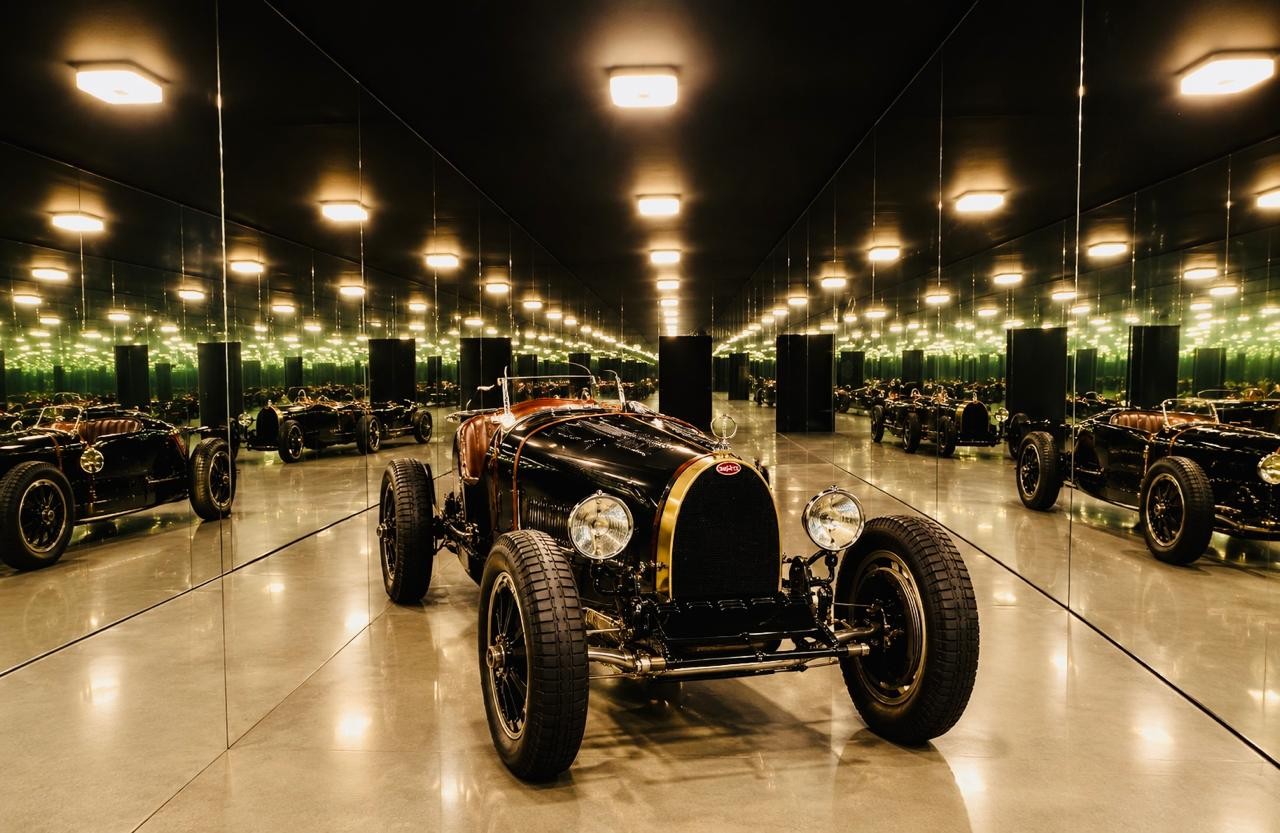 Exposição sobre automobilismo reúne mais de 150 itens históricos no Shopping Vila Olímpia, em SP