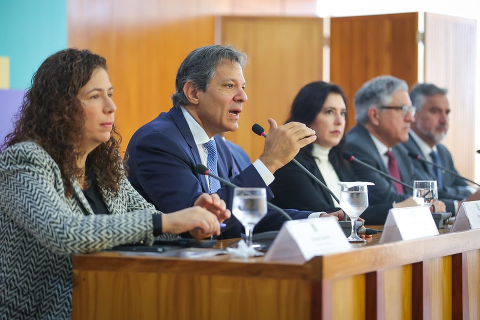 Fernando Haddad, Esther Dweck e Simone Tebet falam sobre o corte de gastos do governo — Foto: Diogo Zacarias/Ministério da Fazenda
