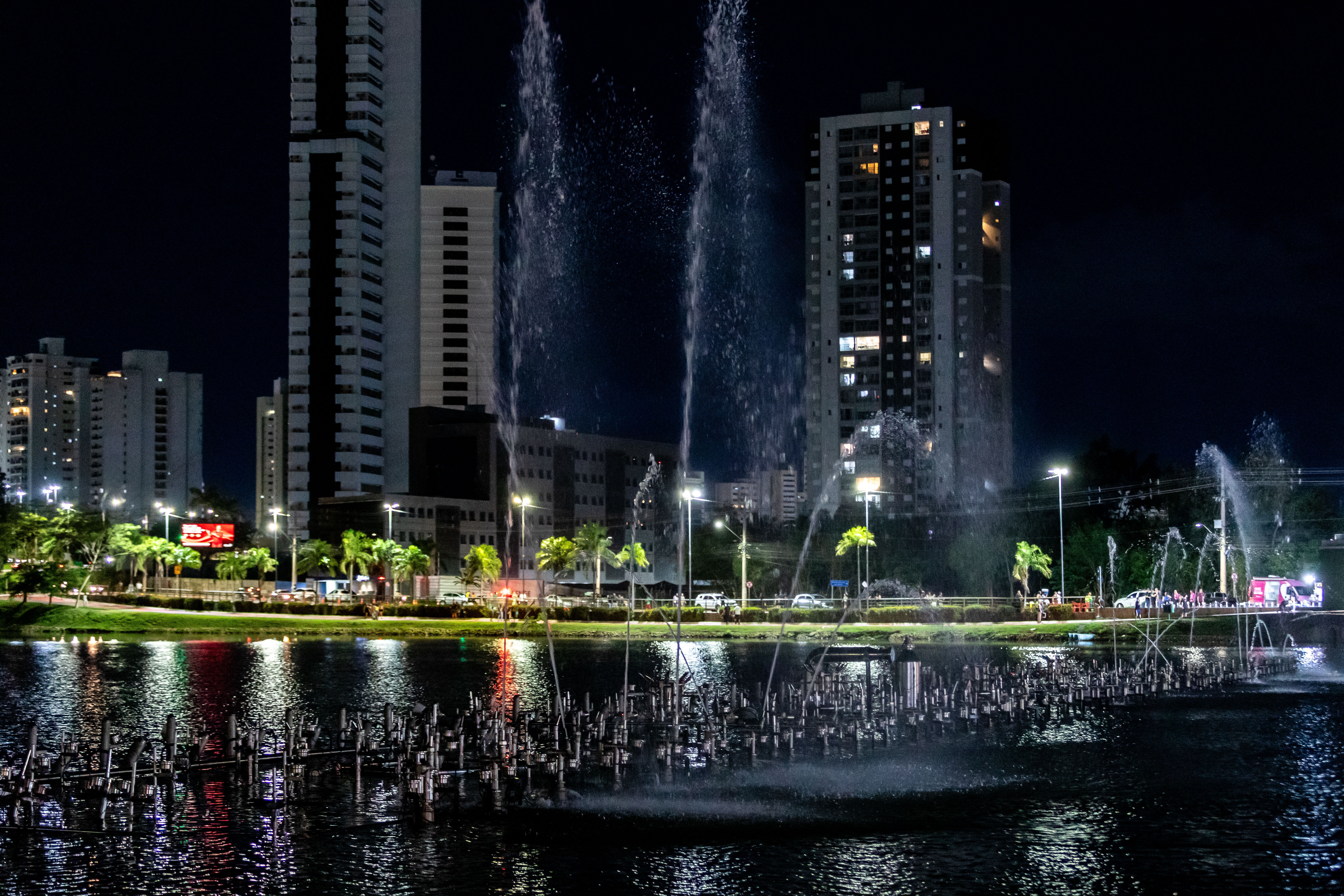Show das Águas é retomado após 3 anos suspenso em parque de Cuiabá