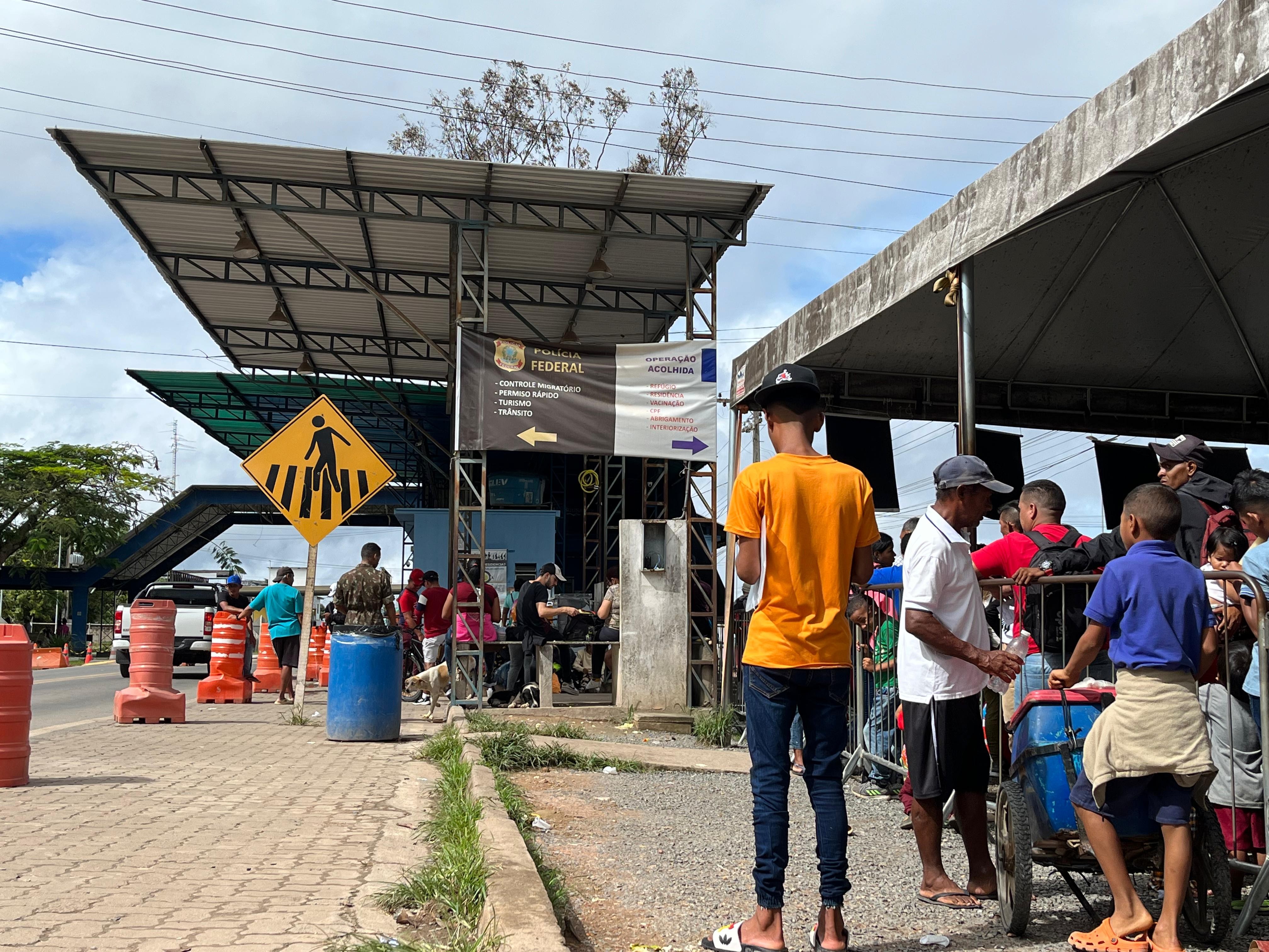 Homem suspeito de fraudar benefício do INSS é preso durante atendimento na PF em Pacaraima