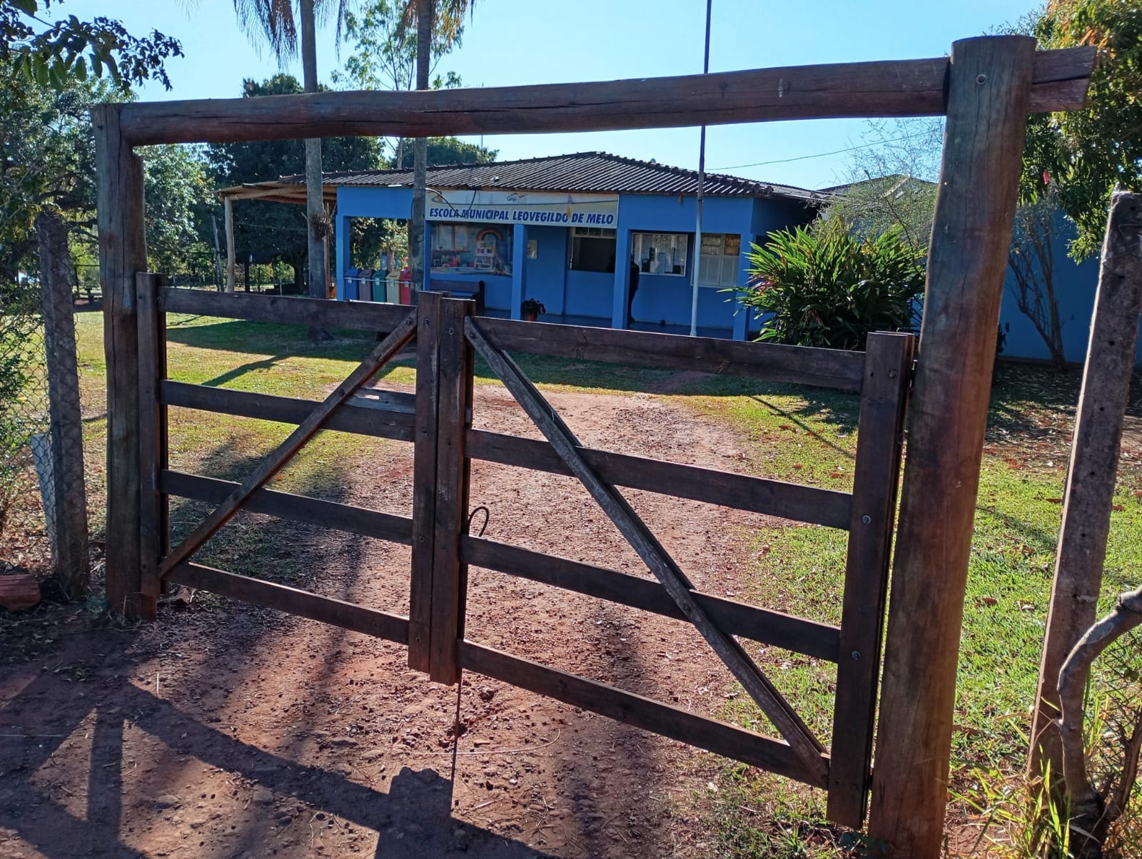 Mais de 300 alunos da zona rural estão sem aula por falta de transporte em Campo Grande