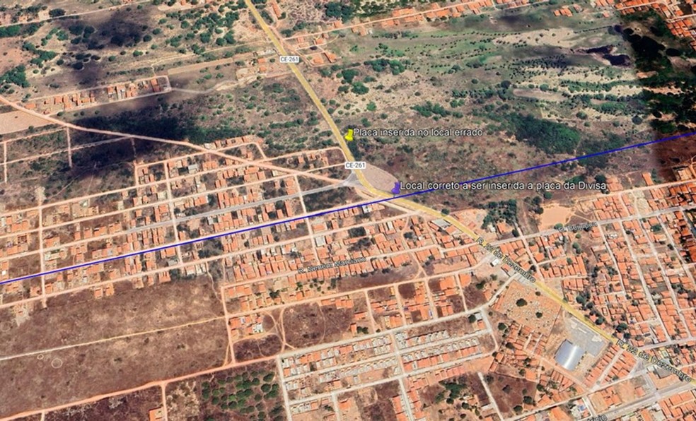 Relatório de instituto cearense mostra, no ponto amarelo, onde estava a placa anterior, e em azul, onde deve ser instalada a nova — Foto: Reprodução