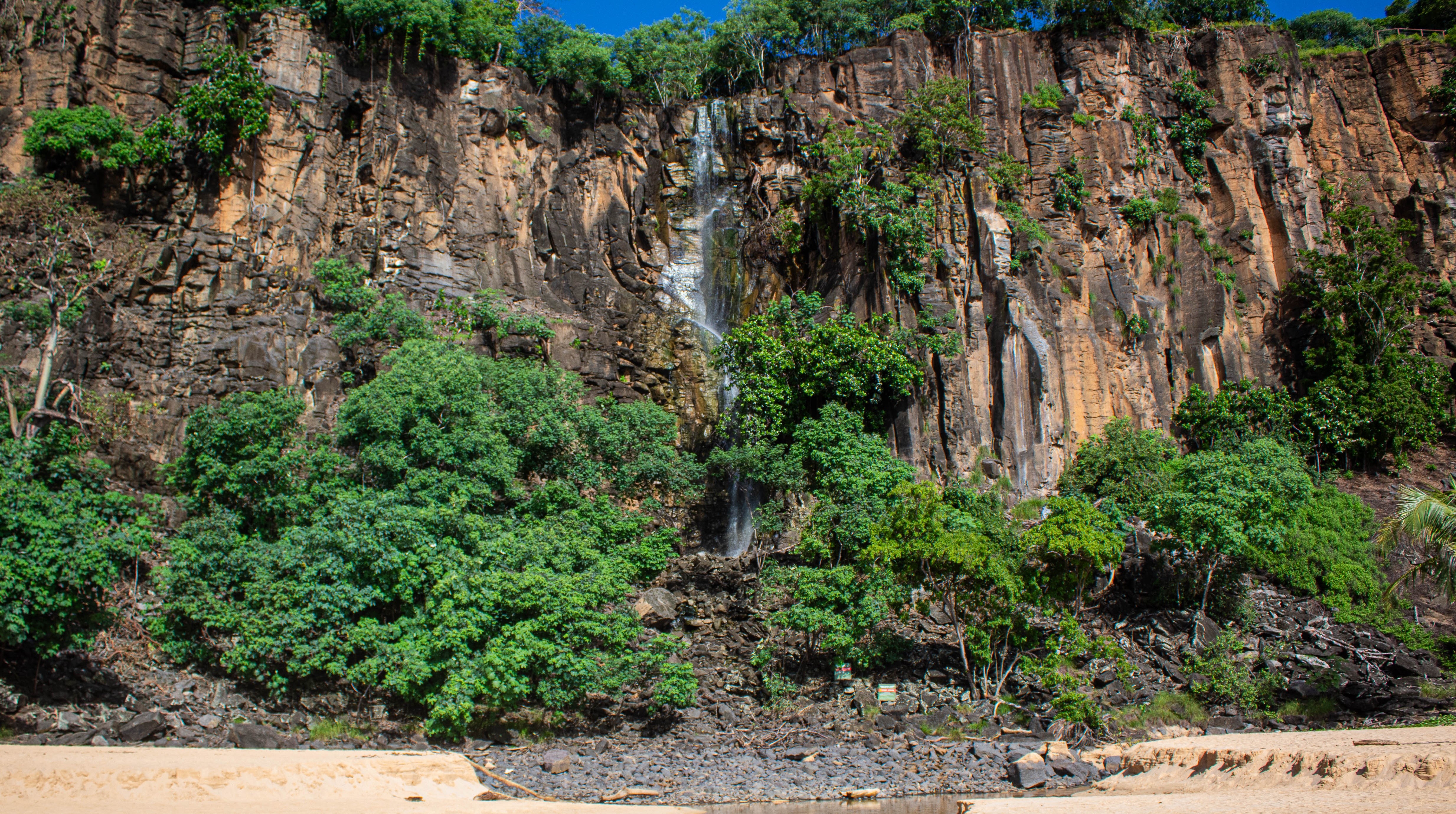 ICMBio reforça proibição de banho nas cachoeiras do Sancho em Fernando de Noronha