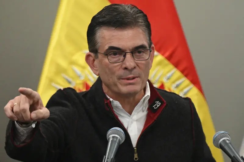 Presidente da Bolívia reduz seu salário em 50% em meio a protestos no país