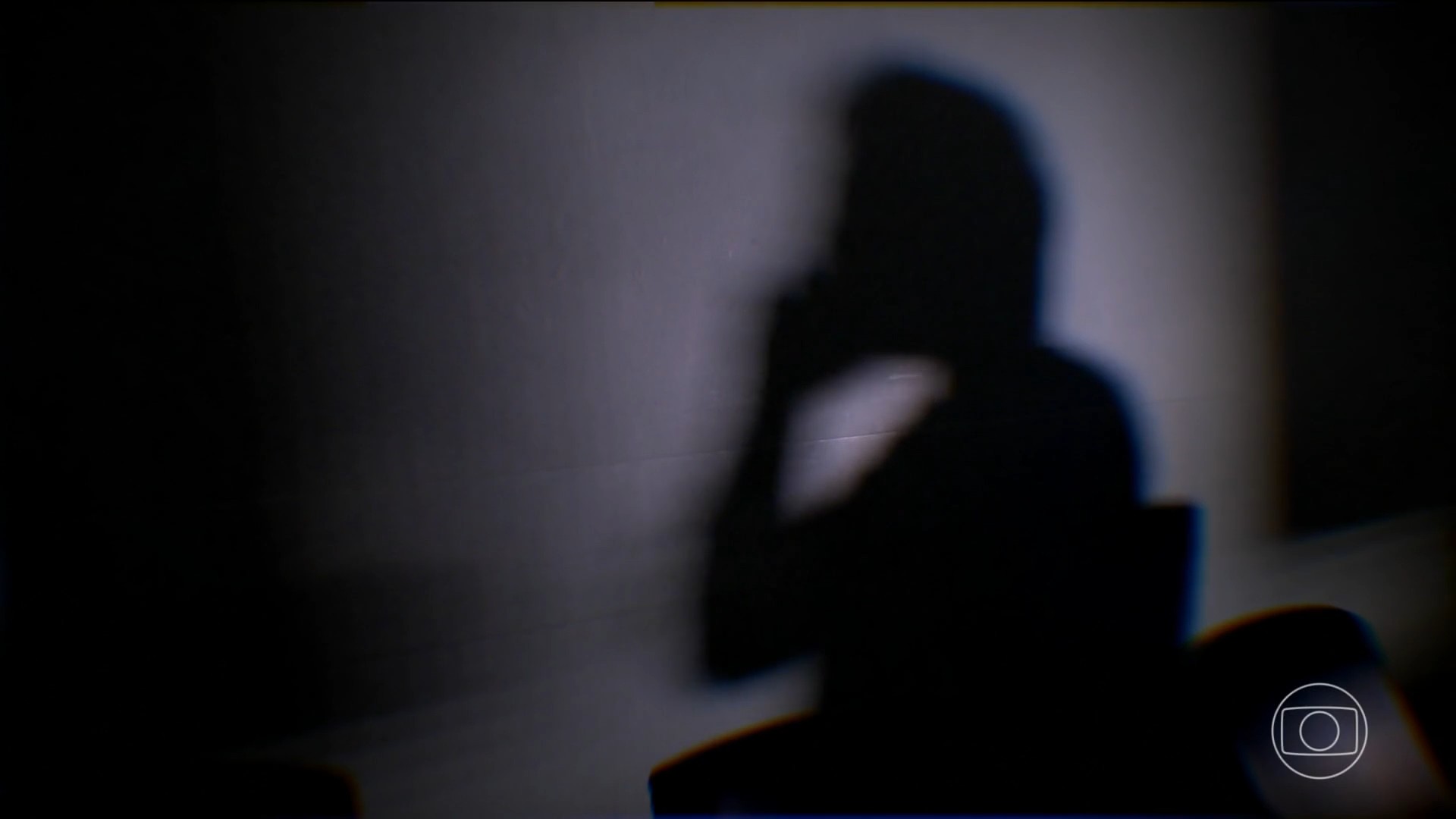 Quadrilhas compram dados de vítimas para aplicar golpes por telefone