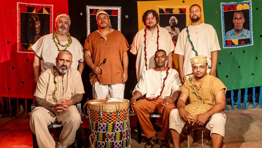 Congadar refaz promessa dos Tincoãs e ‘preparado’ de Jovelina Pérola Negra no terceiro álbum da banda mineira - Com sete músicas inéditas e três regravações, álbum ‘Aprendi com meus antepassados’ sai em 18 de julho e tem participação de Teresa Cristina.