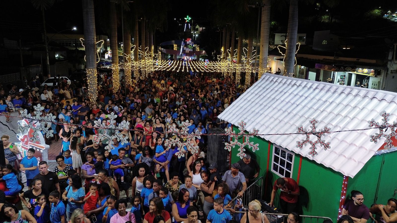 Decoração de Natal em Levy Gasparian