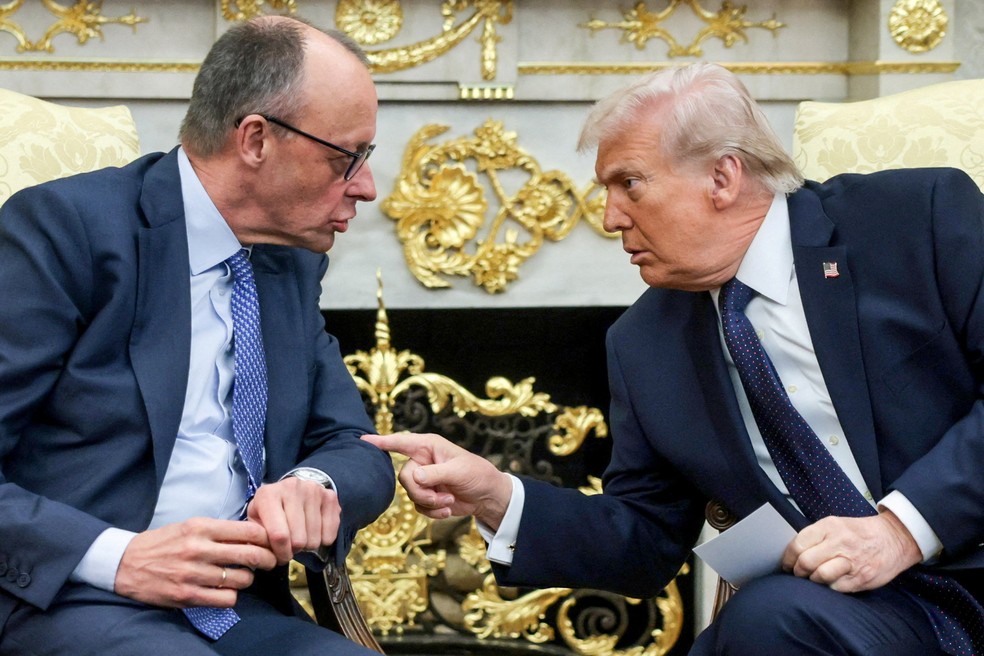 Foto de arquivo: O presidente dos EUA, Donald Trump, e o chanceler alemão, Friedrich Merz, se reúnem no Salão Oval da Casa Branca, em Washington, D.C., EUA, em 3 de março de 2026. — Foto: REUTERS/Jonathan Ernst/Foto de arquivo