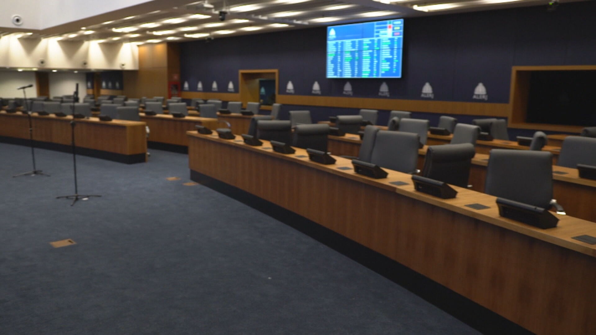 Justiça nega liminar ao PDT e decide que eleição para presidência da Alerj terá voto aberto