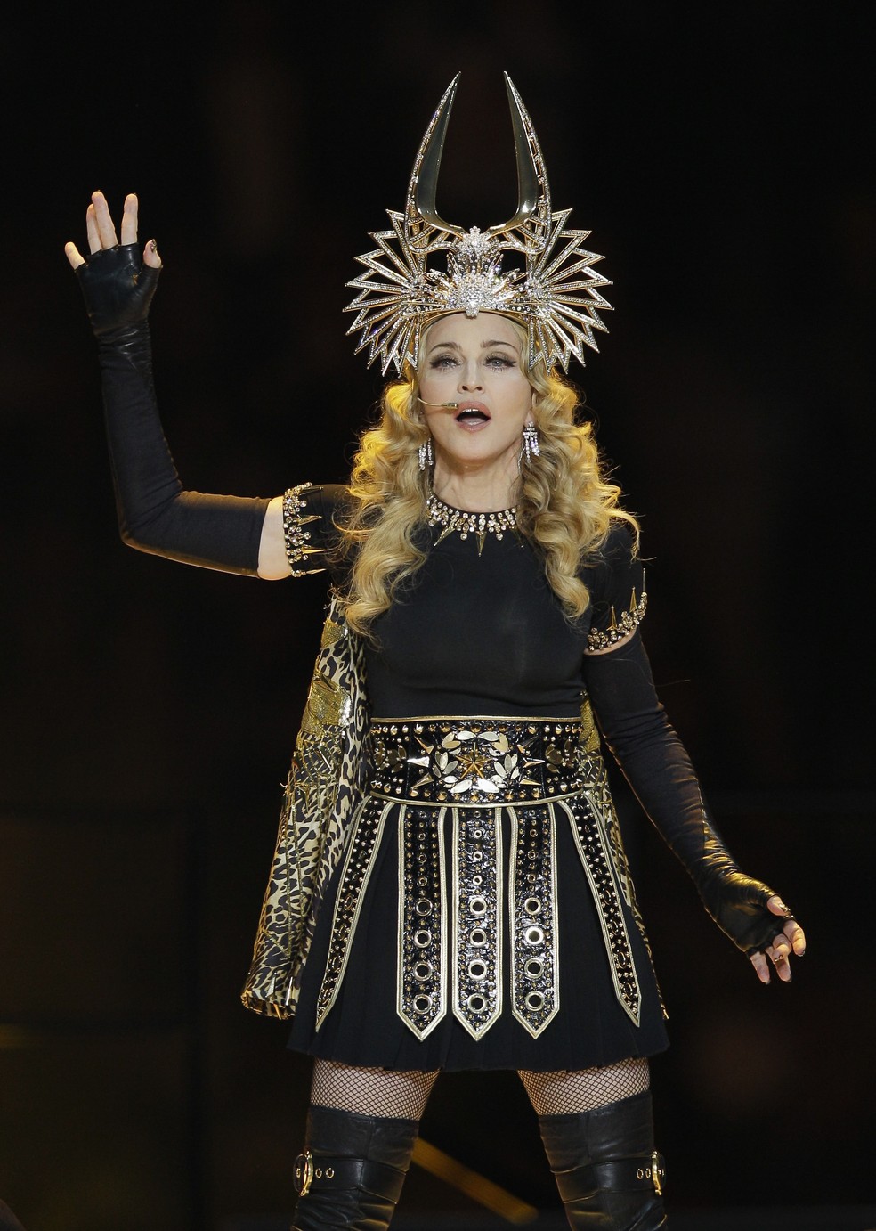 Madonna em performance do 'Super Bowl, em 2012 — Foto: Mark Humphrey/AP