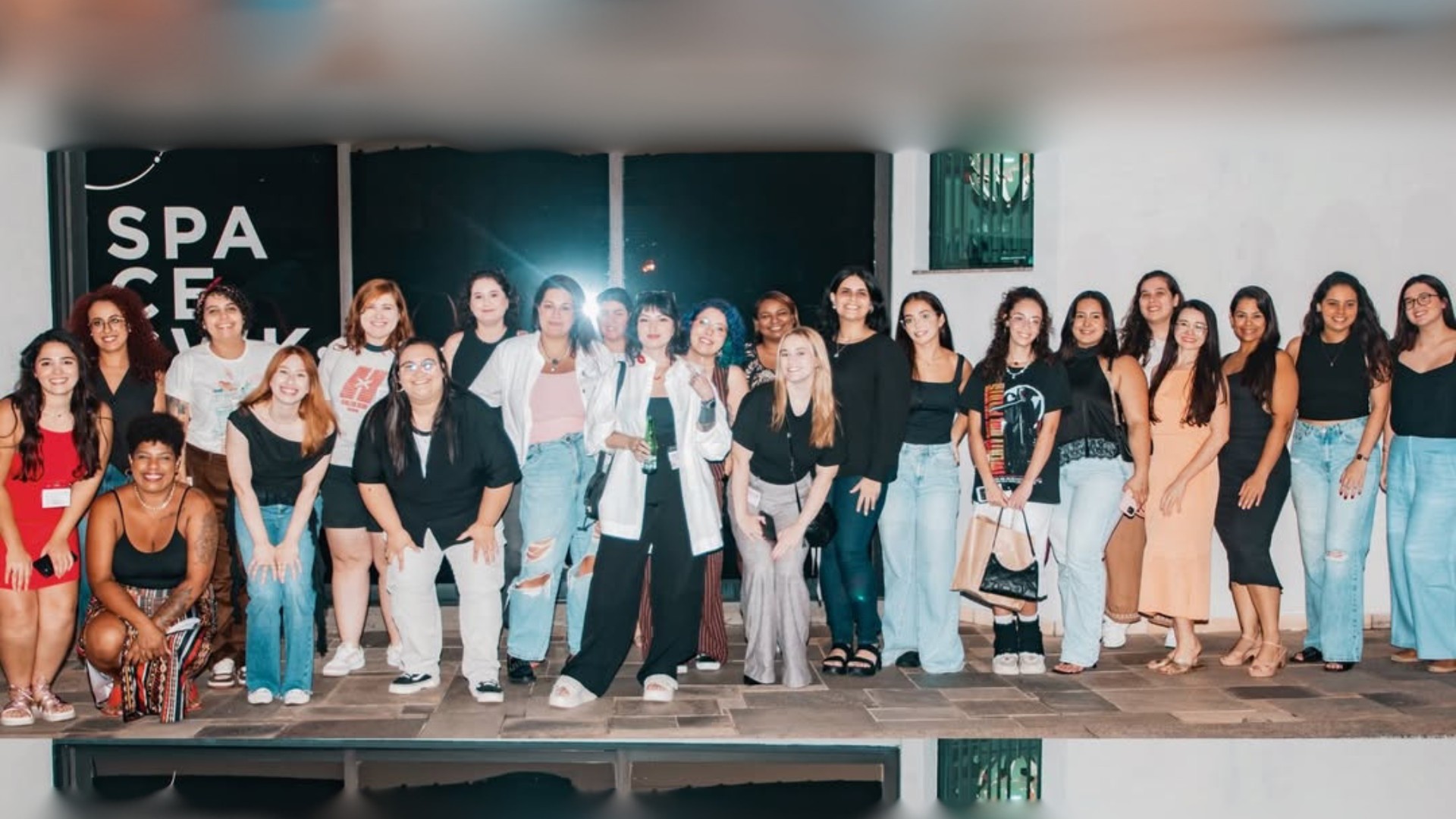 De aula de mecânica a pizzaria só para 'divas': clube cria espaço seguro para mulheres e comunidade LGBTQIAPN+