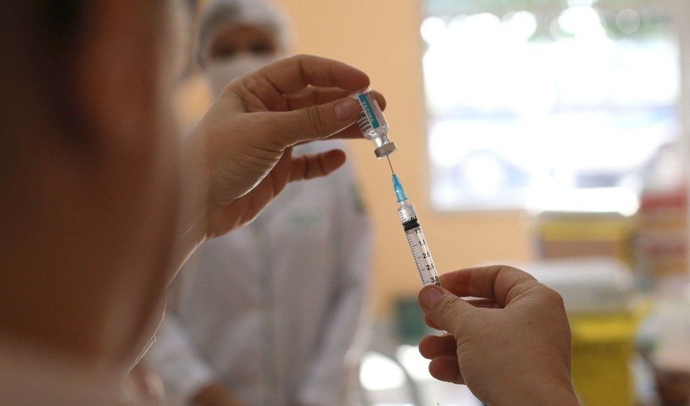 Vacina contra a Covid-19 em Fortaleza está disponível nos 118 postos de saúde. — Foto: Divulgação/Prefeitura de Fortaleza