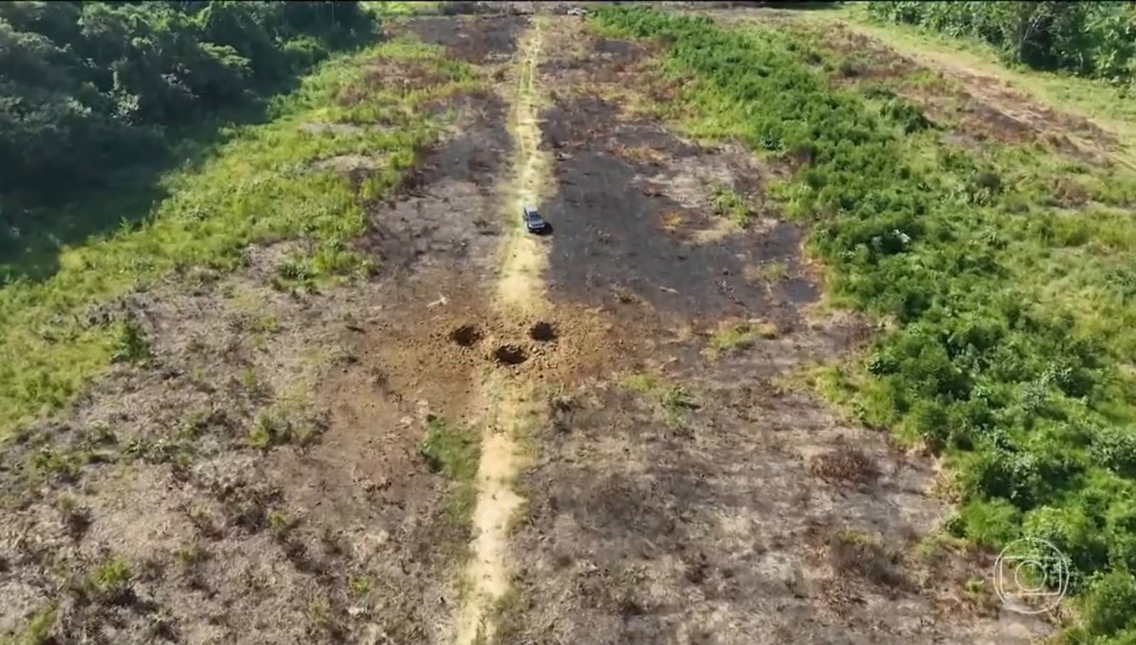 PF destrói pista de pouso clandestina usada por quadrilha para transportar drogas em meio à floresta no Amazonas