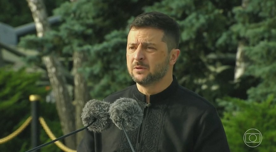 Zelensky reafirma que não vai ceder territórios à Rússia