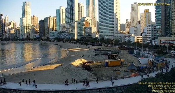 Obra cria faixa de praia com 'areia movediça' e causa acidentes em  Balneário Camboriú (SC) - Notícias - R7 JR na TV