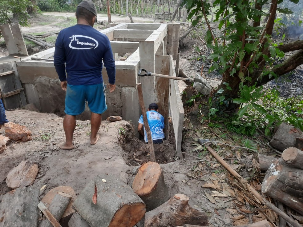 Moradores constroem ponte de concreto aguardada há 50 anos no Norte do Piauí — Foto: Arquivo pessoal