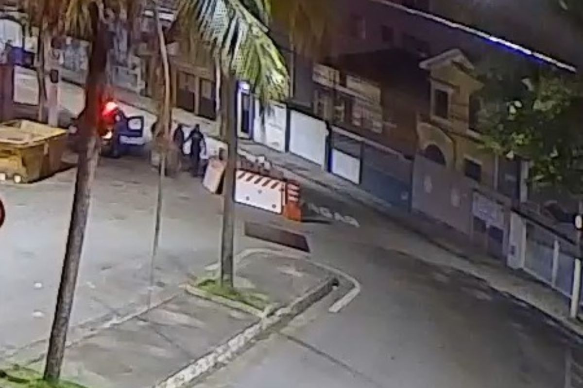 Procurado pela Justiça é preso após furtar madeira de obra em Santos;  VÍDEO