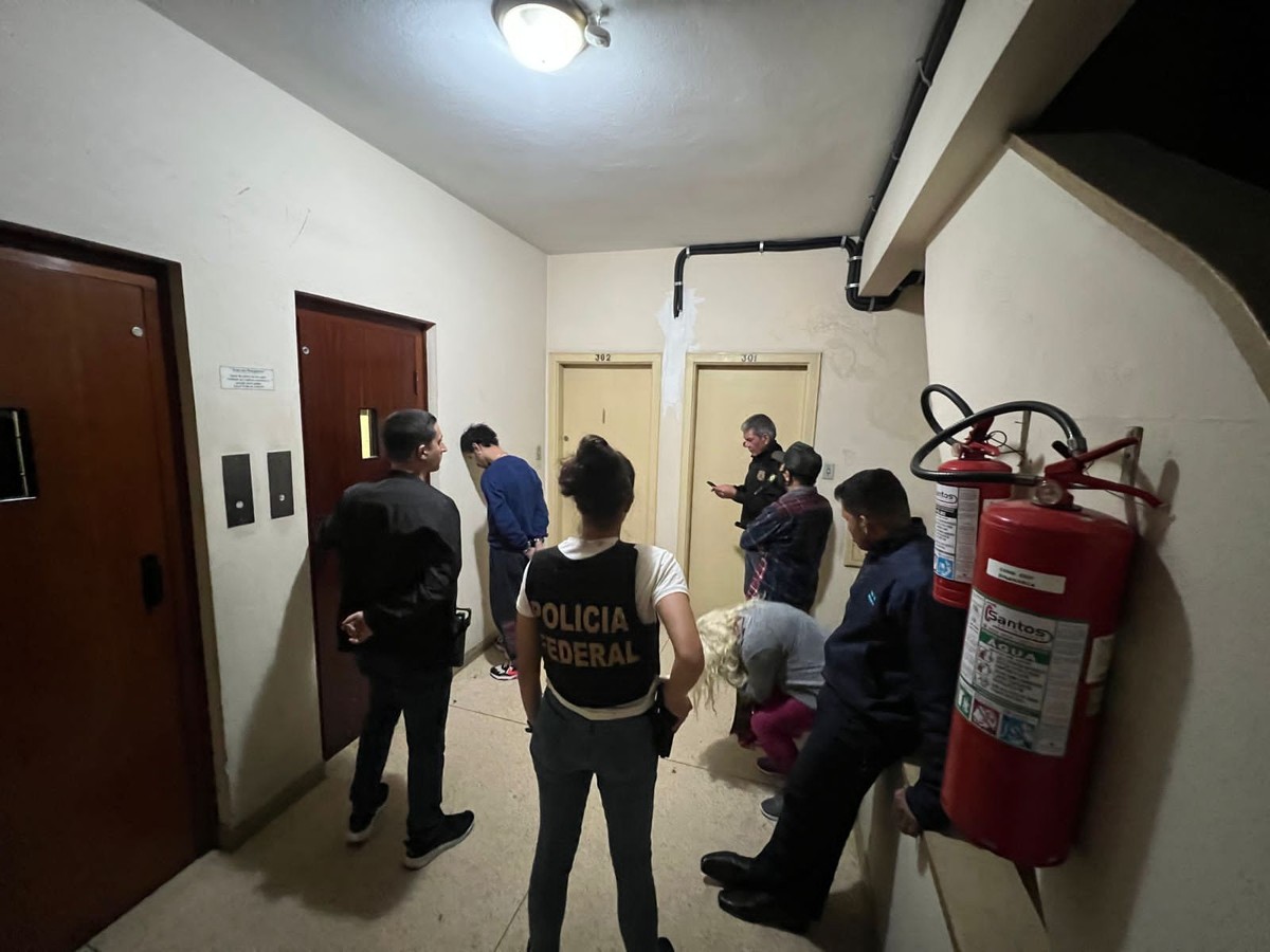 日本で妻と娘を殺害した疑いのあるパラナ州の男、逮捕後クリチバに到着 | パラナ