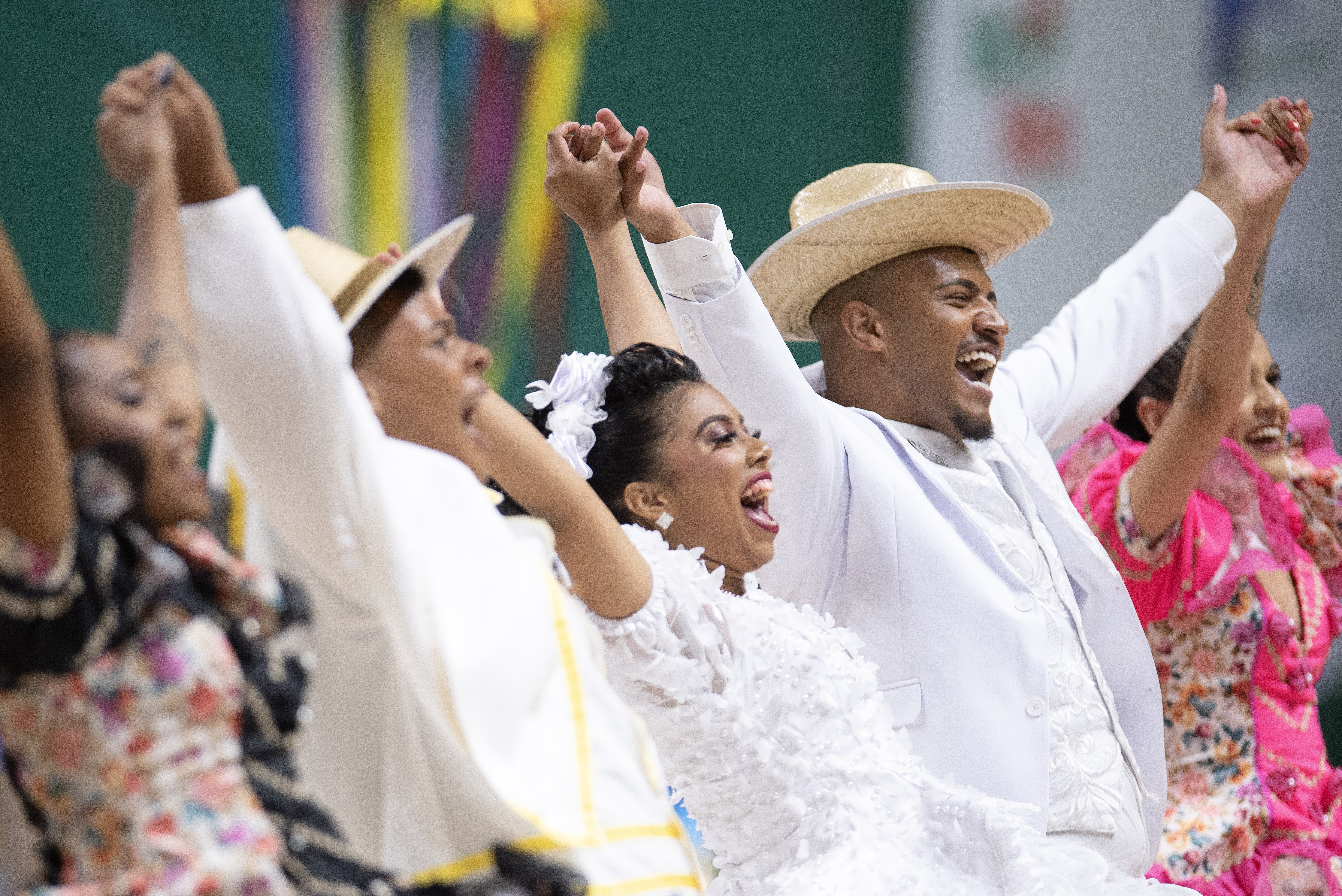 Correio elegante, Minas Gerais, bonecas ganhando vida e muito mais: veja  como foi o segundo dia do Arraial de BH | Canarinho FM - Diamantina/MG