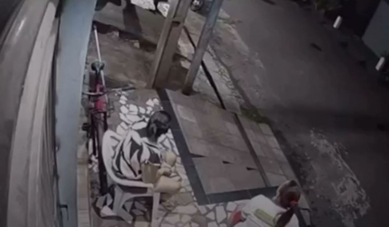 Jovem morre em confronto com a PM após assalto a casa durante velório em Coelho Neto; veja o momento do crime