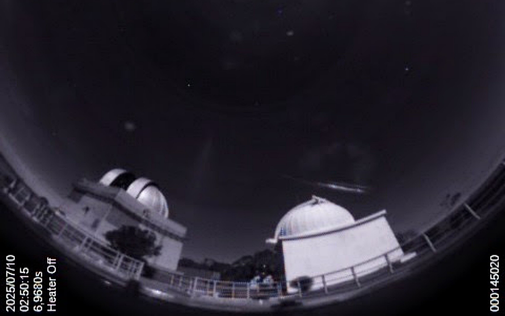 'Luz de fogo' vista no céu no Sul de Minas pode ser reentrada de satélites na atmosfera; entenda
