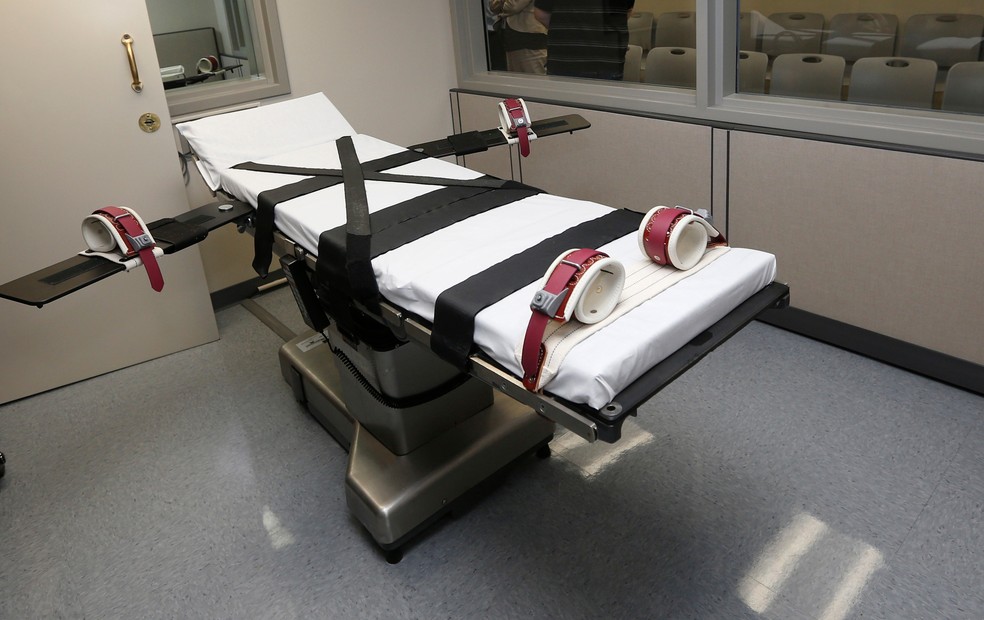 Maca na câmara de execução da Penitenciária Estadual de Oklahoma. — Foto: Sue Ogrocki / AP