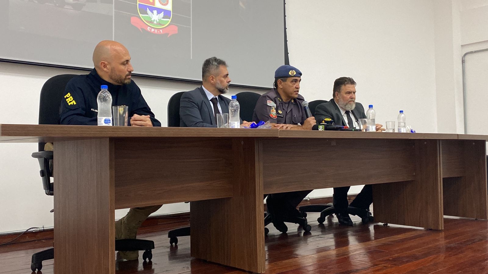 Prefeitos eleitos do Vale do Paraíba se reúnem com cúpula da polícia para discutir segurança na região