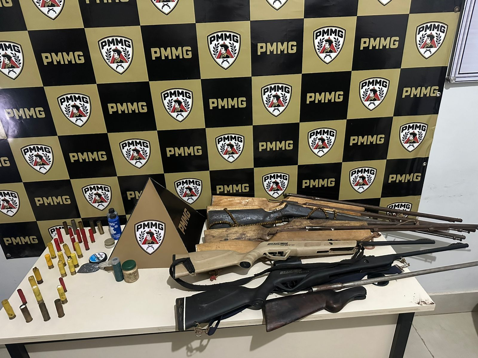 Homem é ferido a tiros durante assalto em Bocaiuva