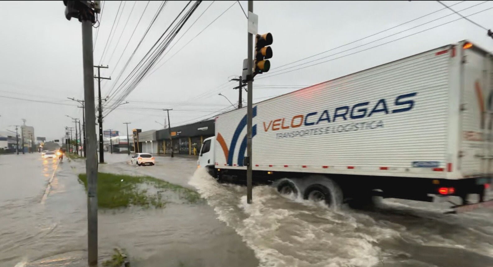 Chuvas causam transtornos no Grande Recife e Zona da Mata; Timbaúba decreta situação de emergência
