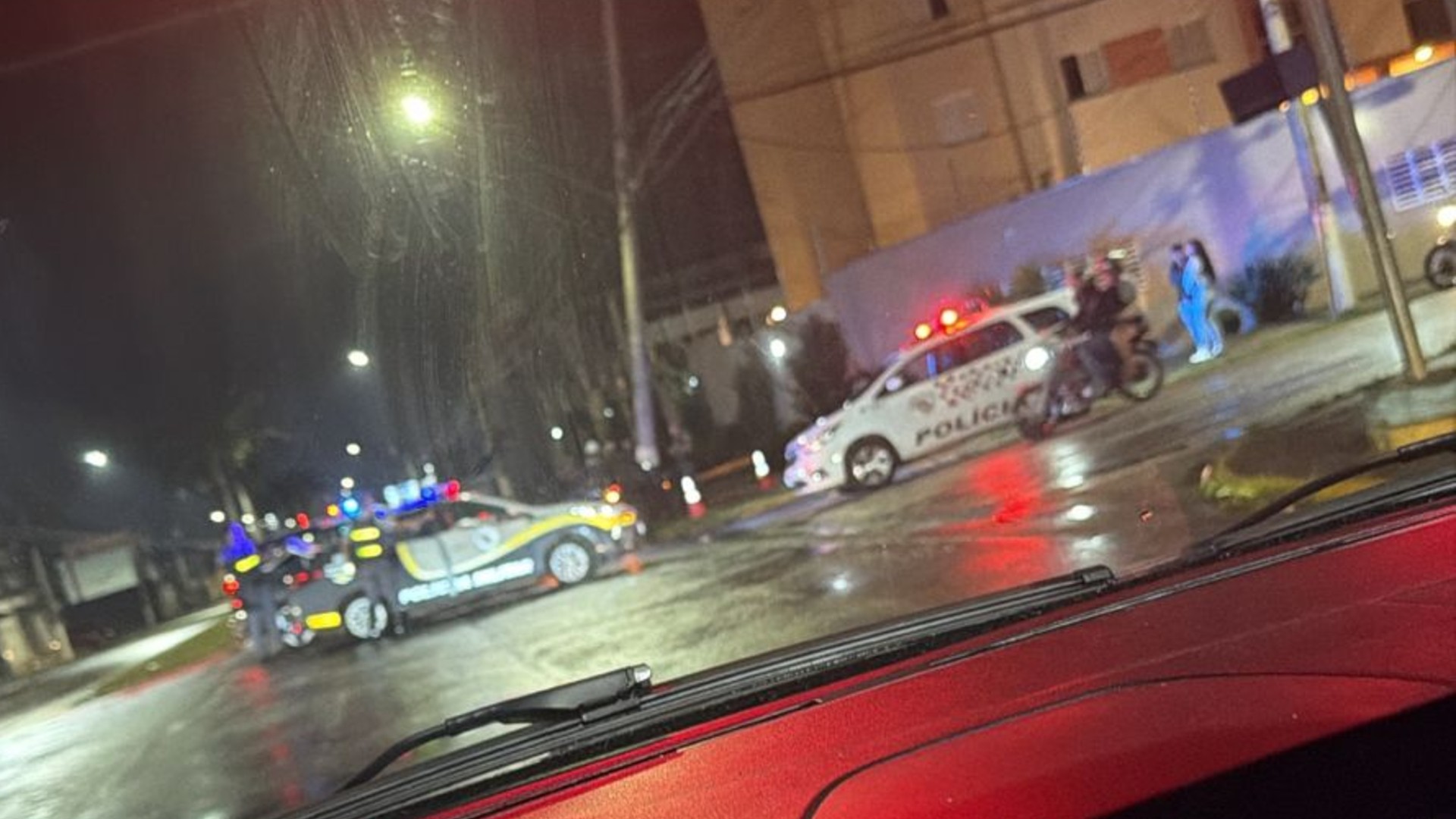 VÍDEO: câmera registra momento em que motociclista que morreu é atingido por carro em Itapetininga