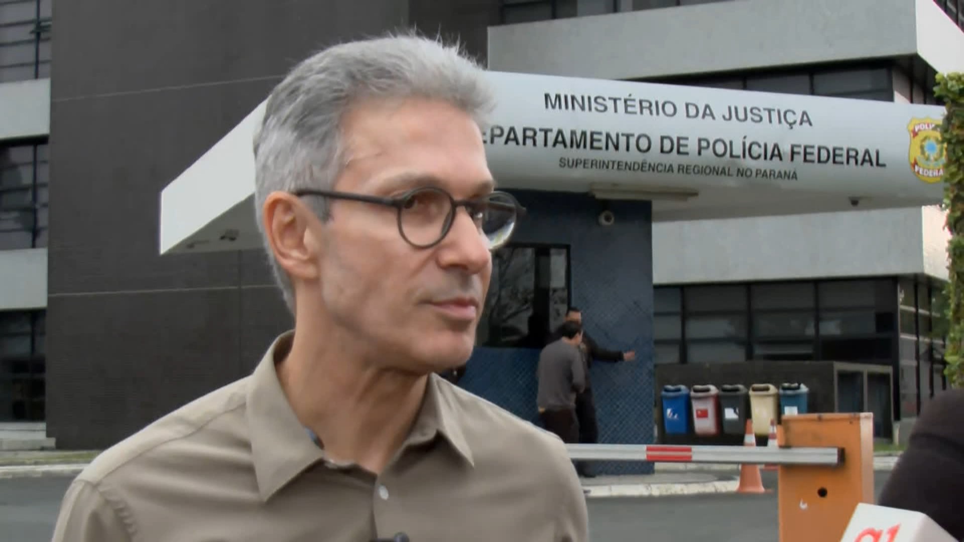 Em frente à Polícia Federal do Paraná, Zema relembra Lava Jato e faz discurso contra a corrupção